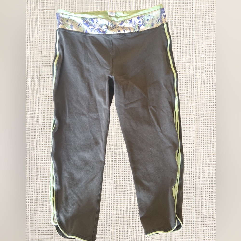 Ivivva by Lululemon Colorful Capri